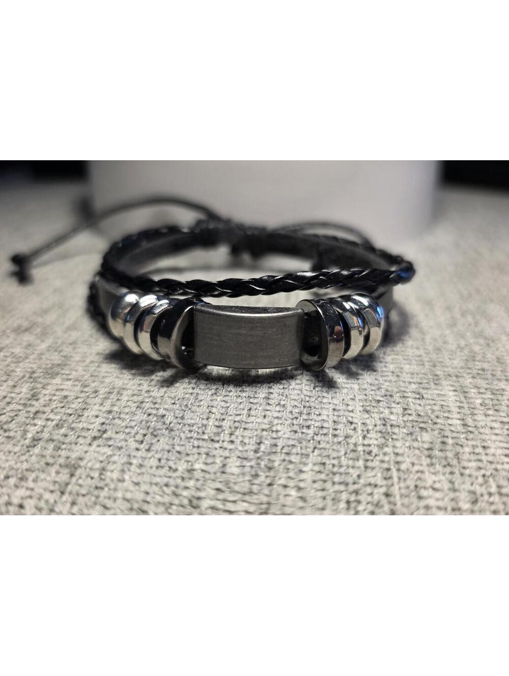 Solid plate‎ bracelet